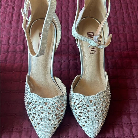 Nine West Cream Lace Heels - Picture 5 of 11